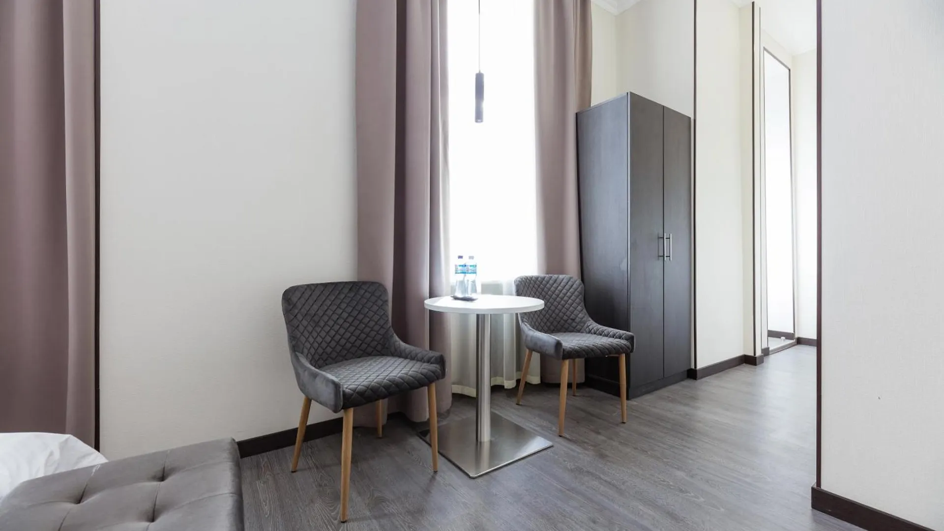 Apart-Hotel -911 Mikhailovsky Kyiv 0*,